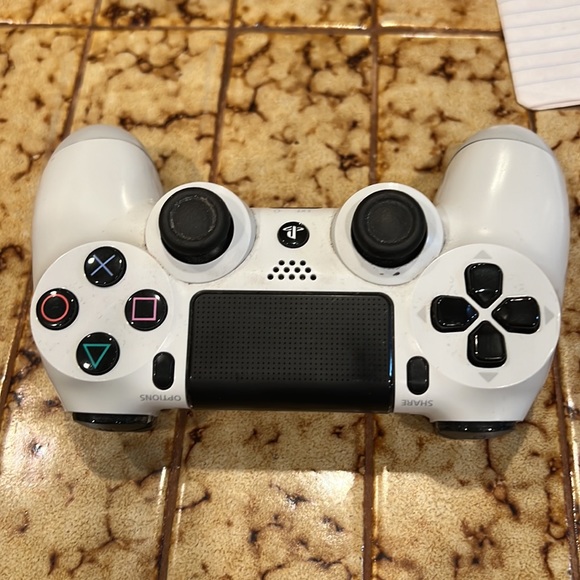 Used PS4 Controllers - Picture 2 of 6